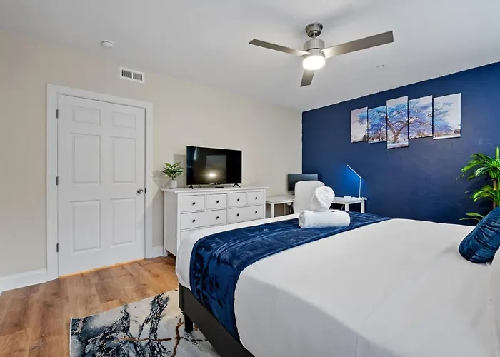 Upscale King Bed Ada With Free Parking Apartment